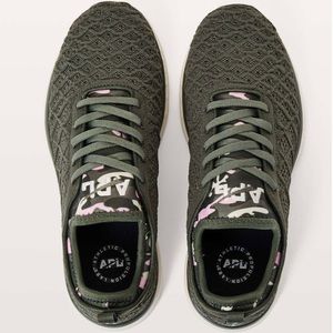 NWT Lululemon Women’s TechLoom Phantom Shoe